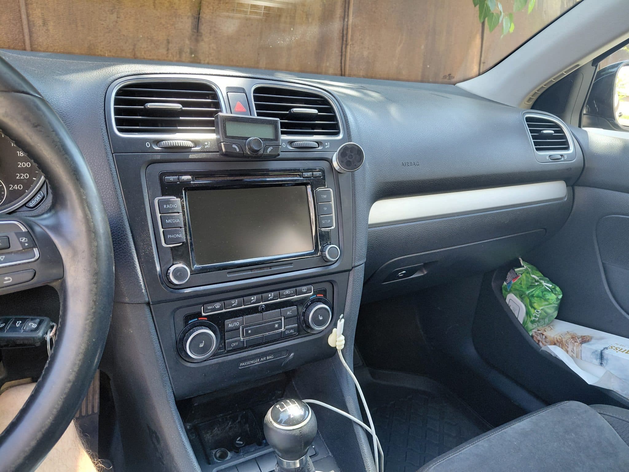 Volkswagen golf 6 thumb 2