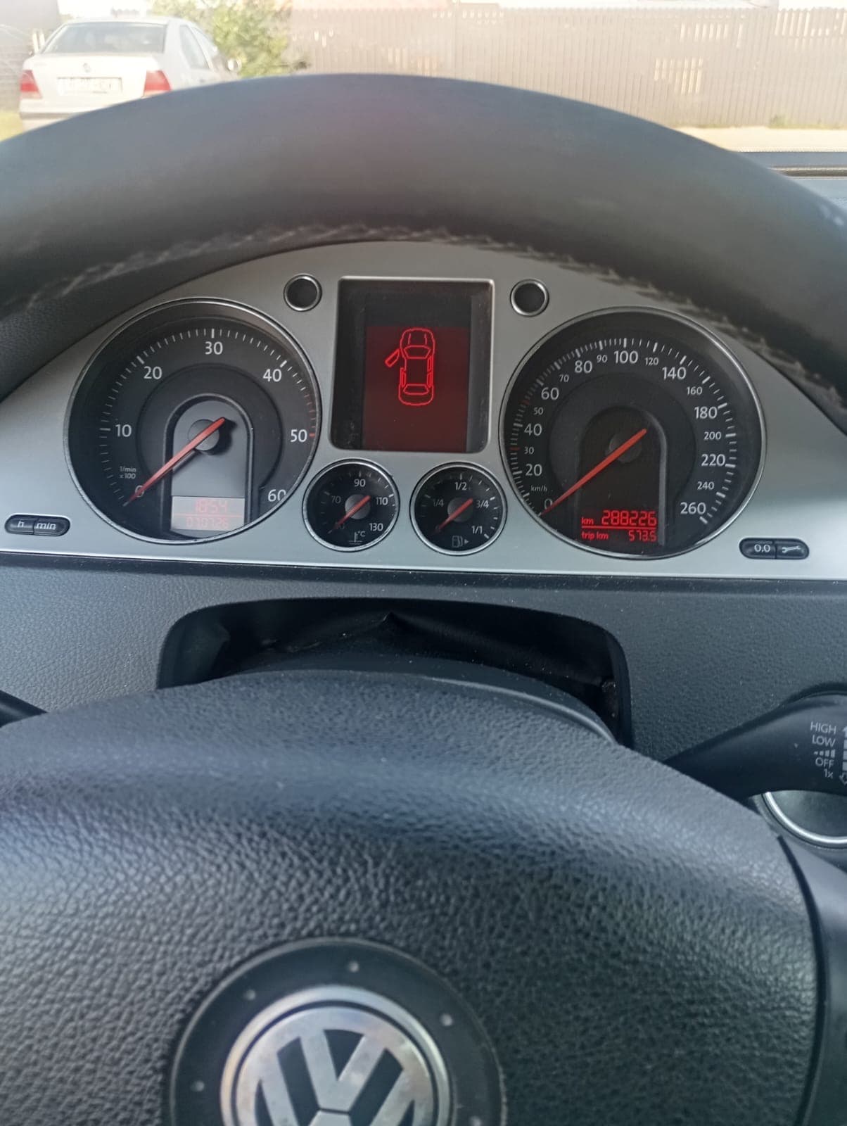 VW Passat 2.0 TDI thumb 4