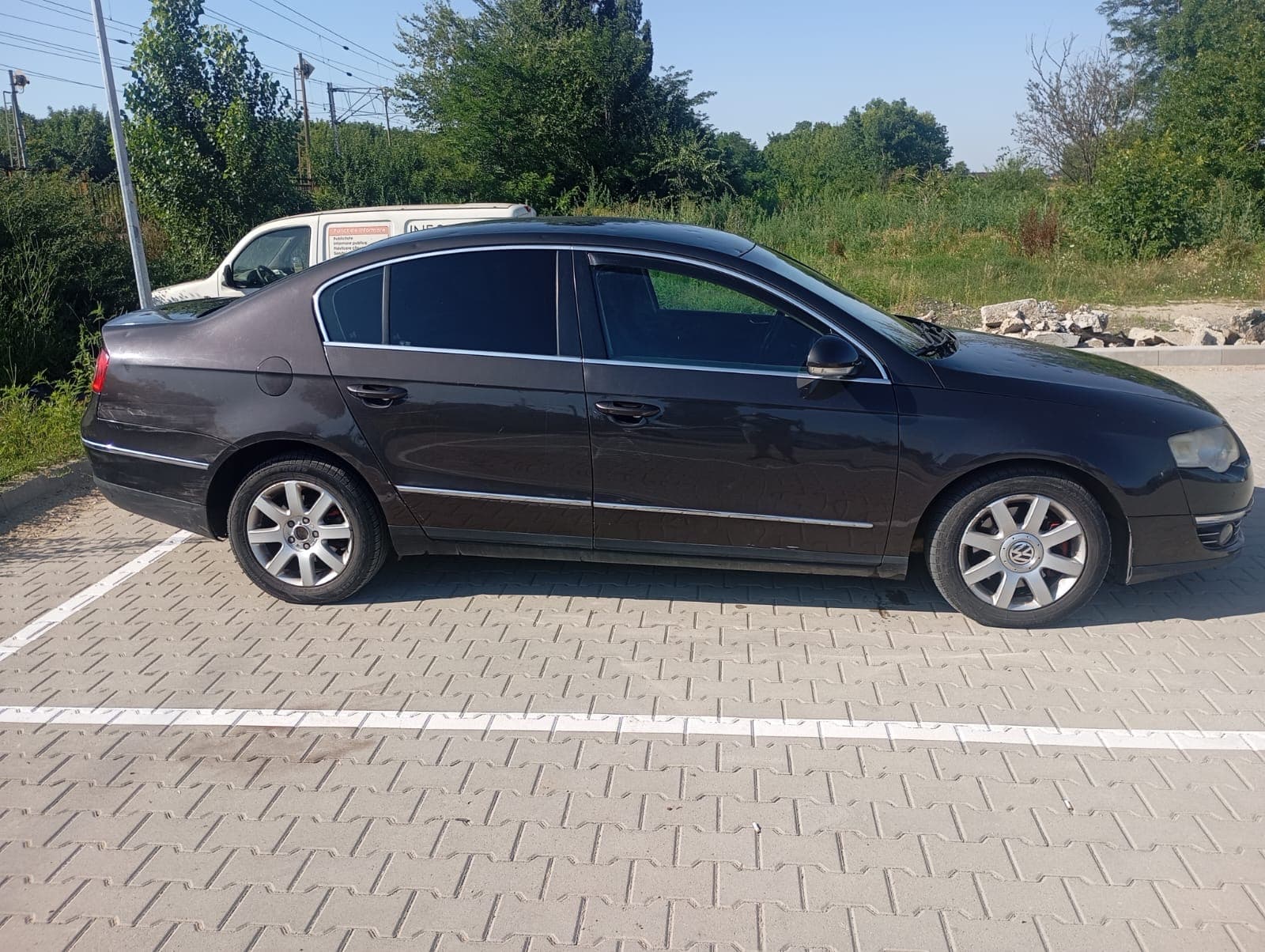 VW Passat 2.0 TDI thumb 3