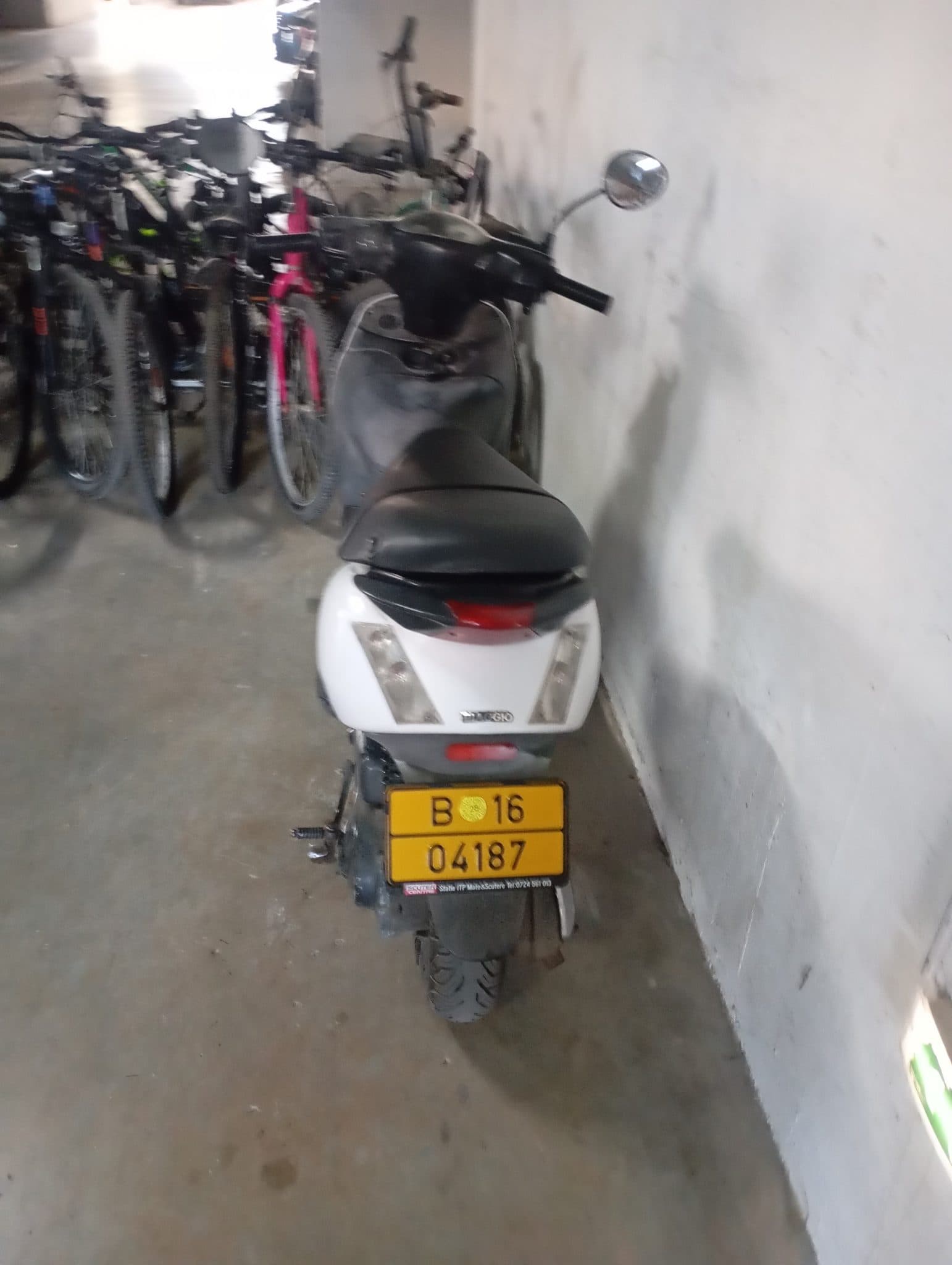 Scuter Piaggio zipp thumb 6