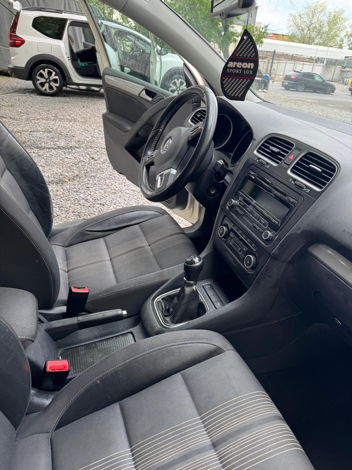 VW Golf 6 1.2 TSI thumb 6