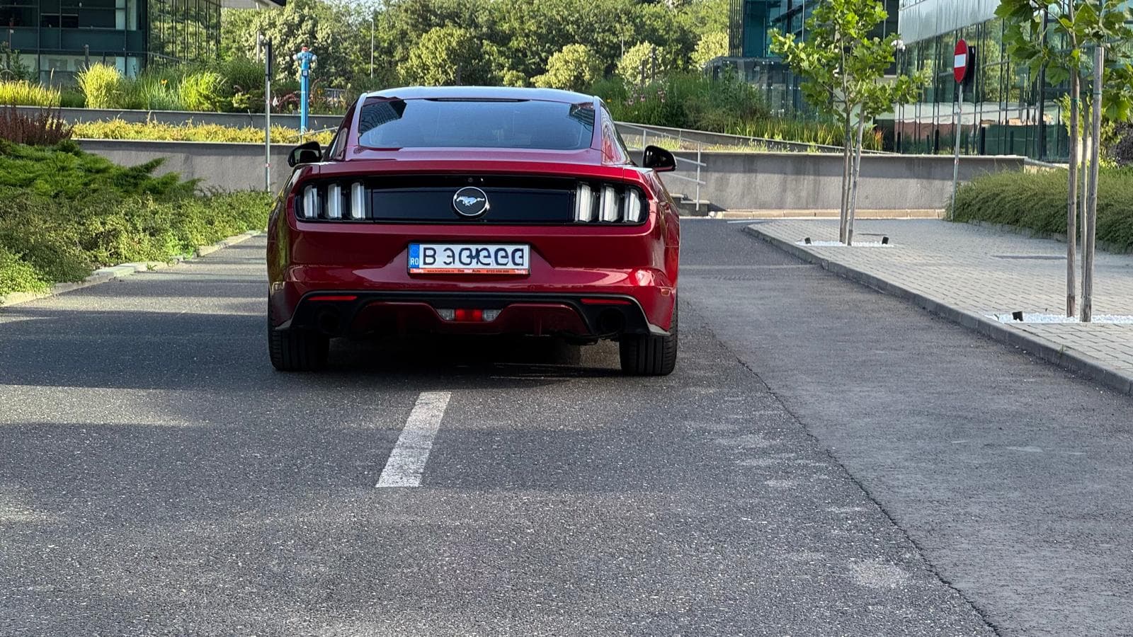 Ford Mustang thumb 4