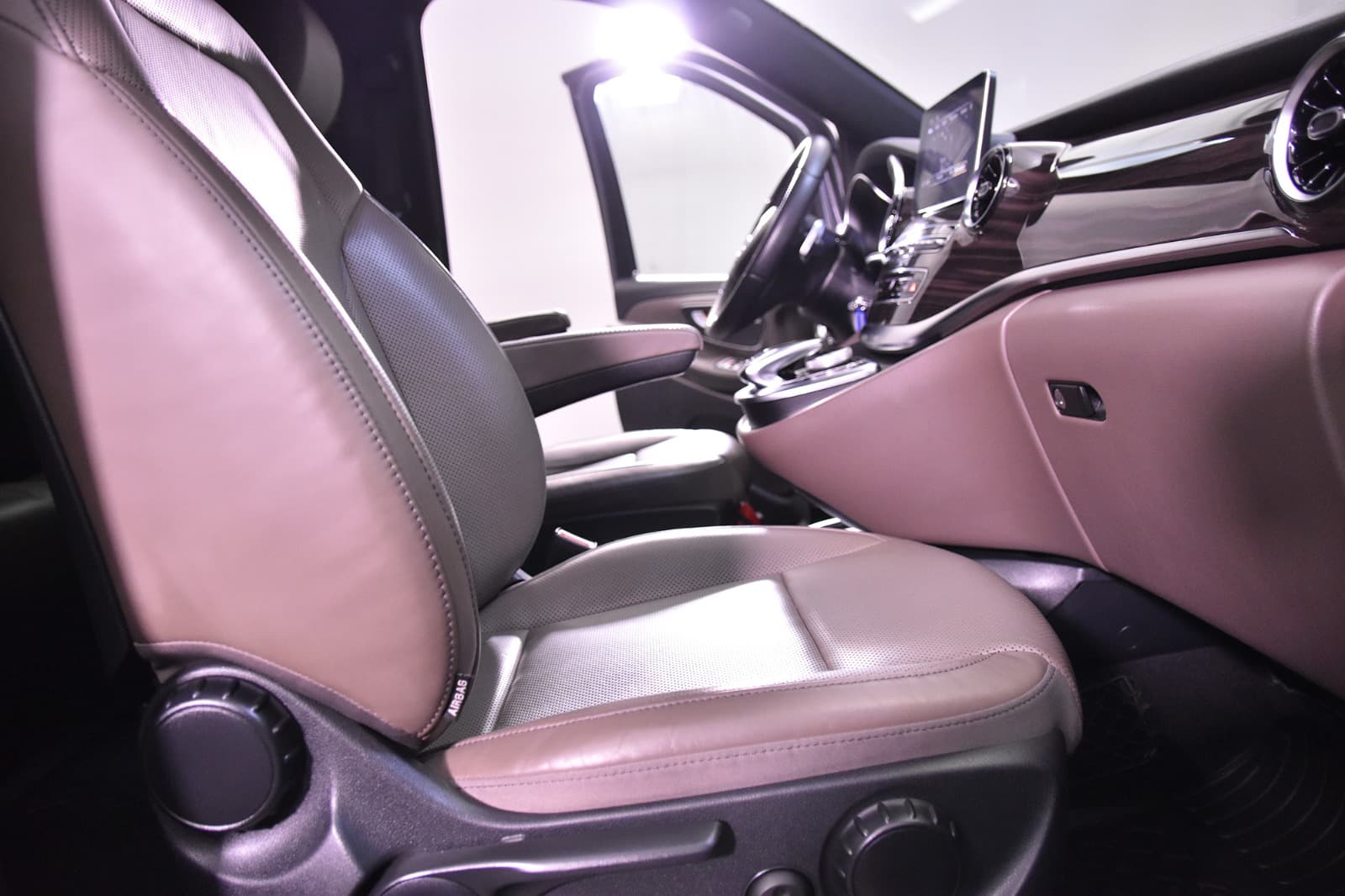 MERCEDES BENZ V 300 D - 11