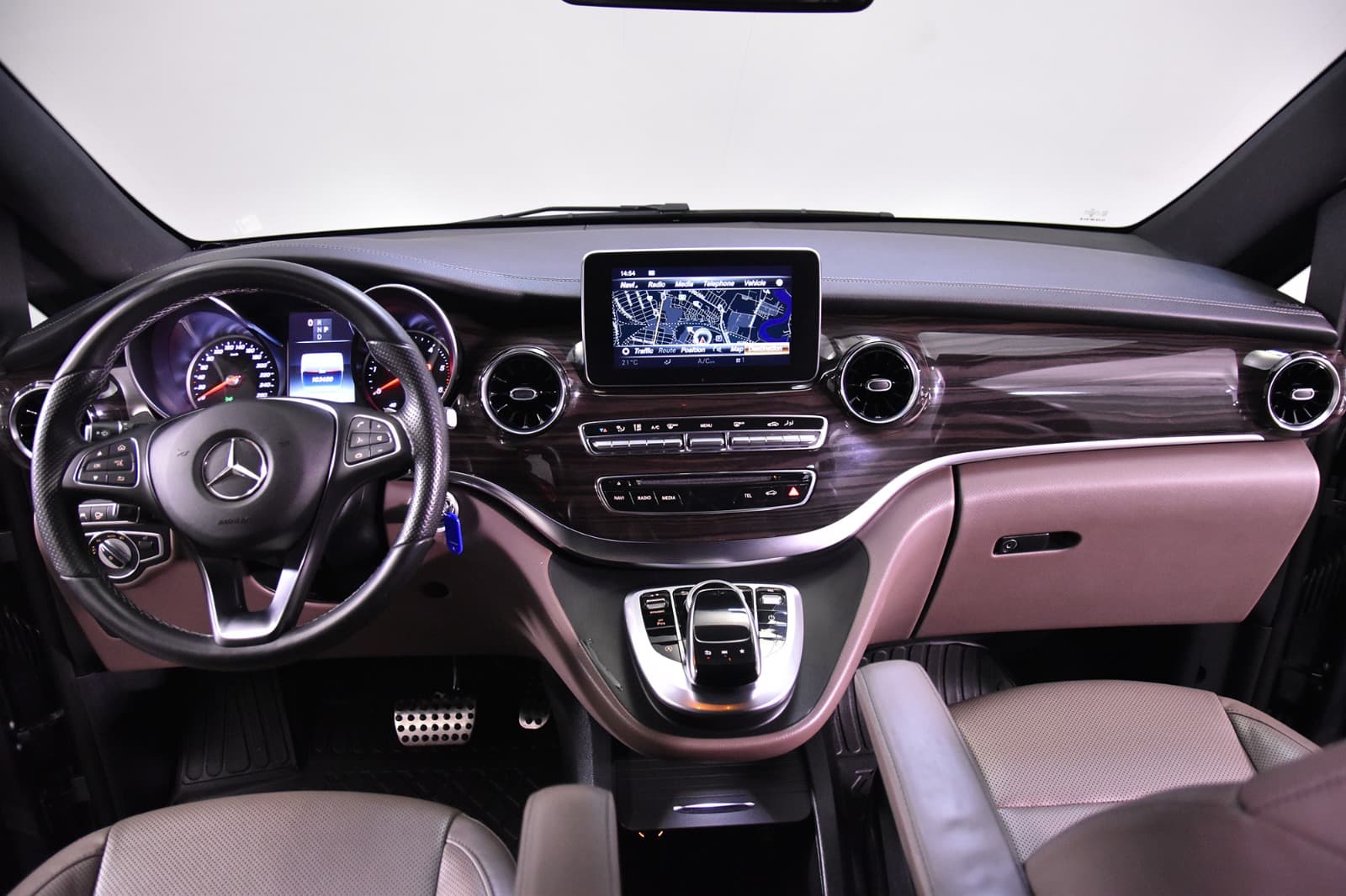 MERCEDES BENZ V 300 D - 9