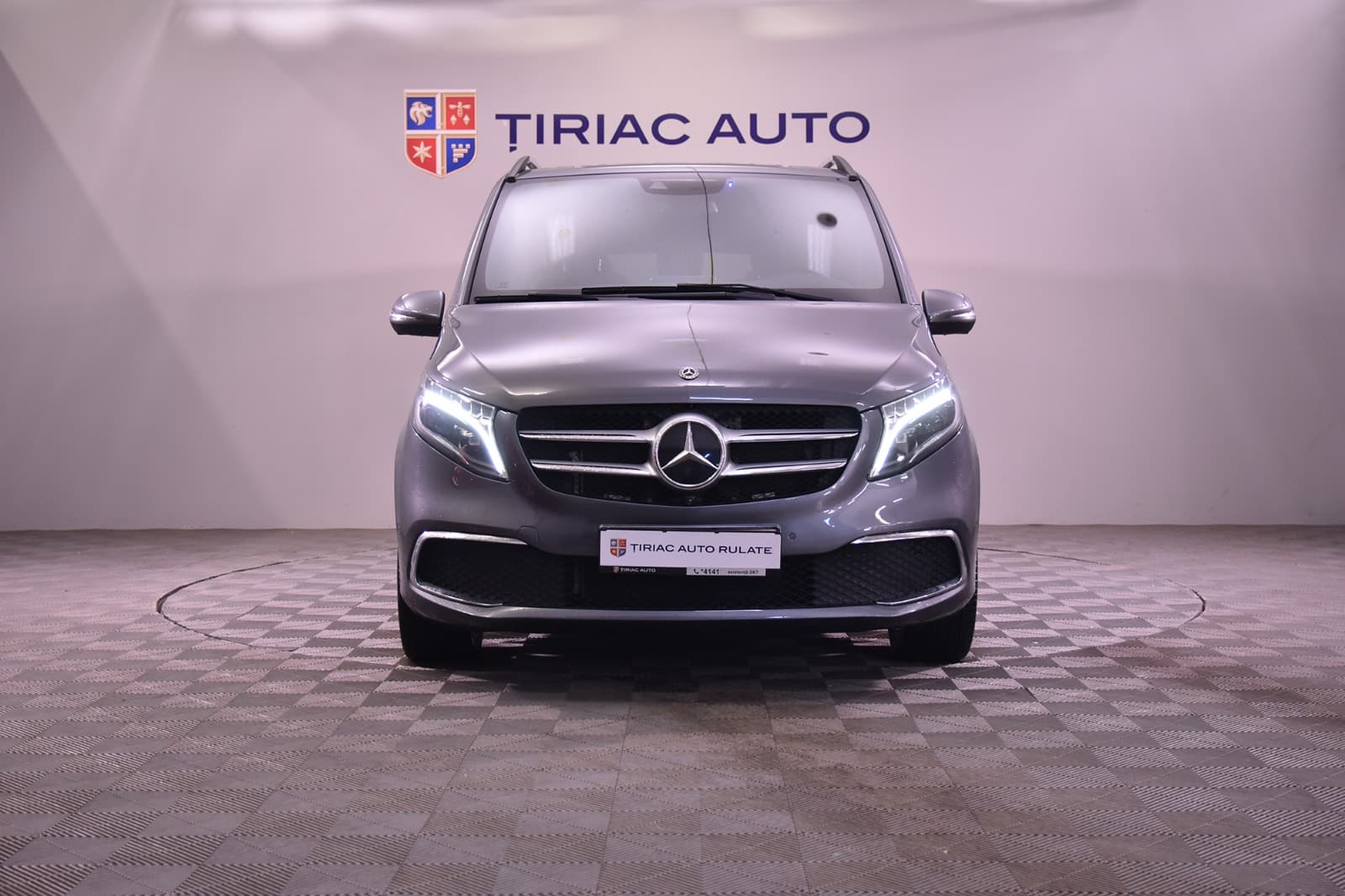 MERCEDES BENZ V 300 D - 8
