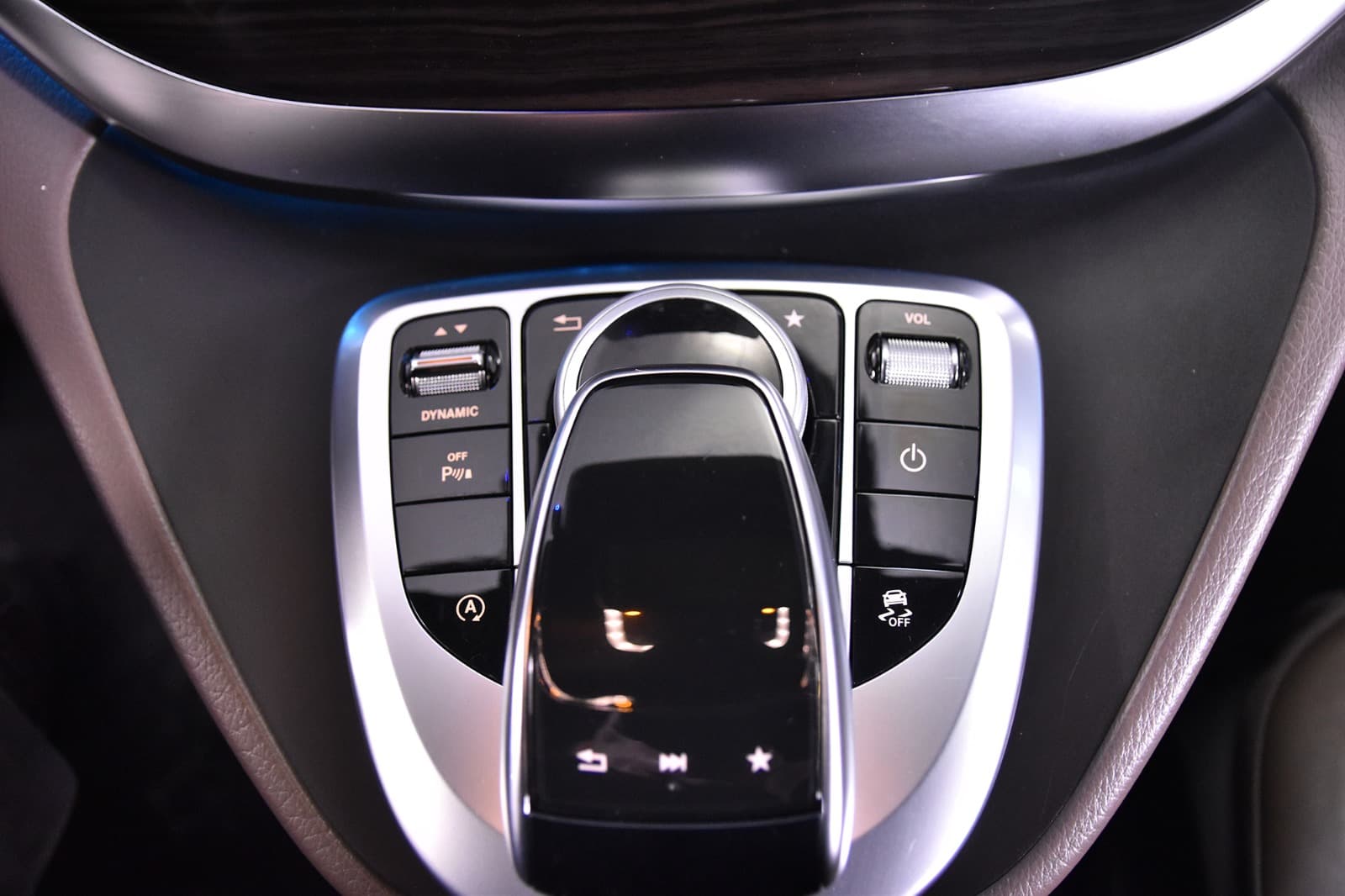 MERCEDES BENZ V 300 D - 17