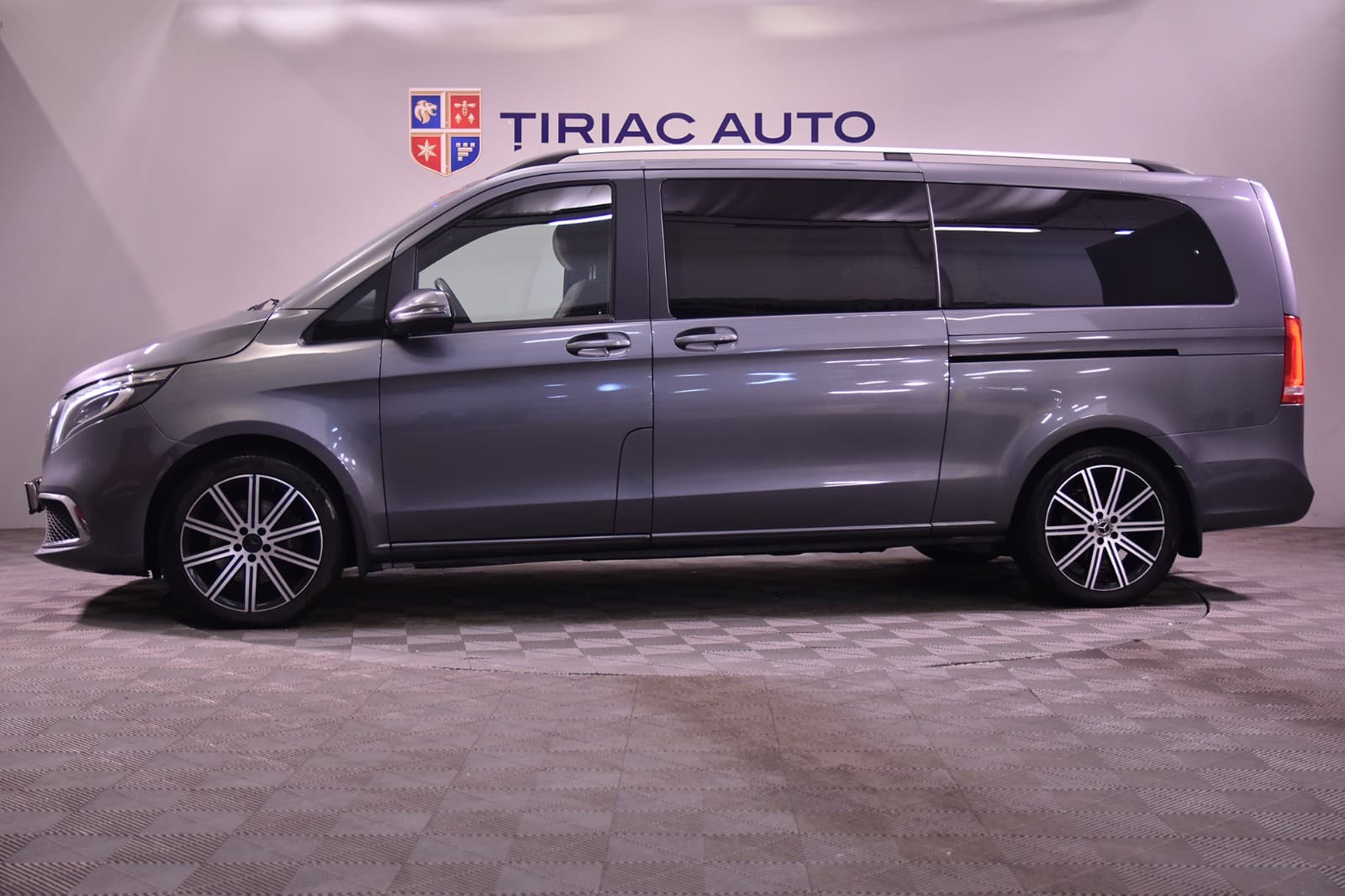 MERCEDES BENZ V 300 D - 2