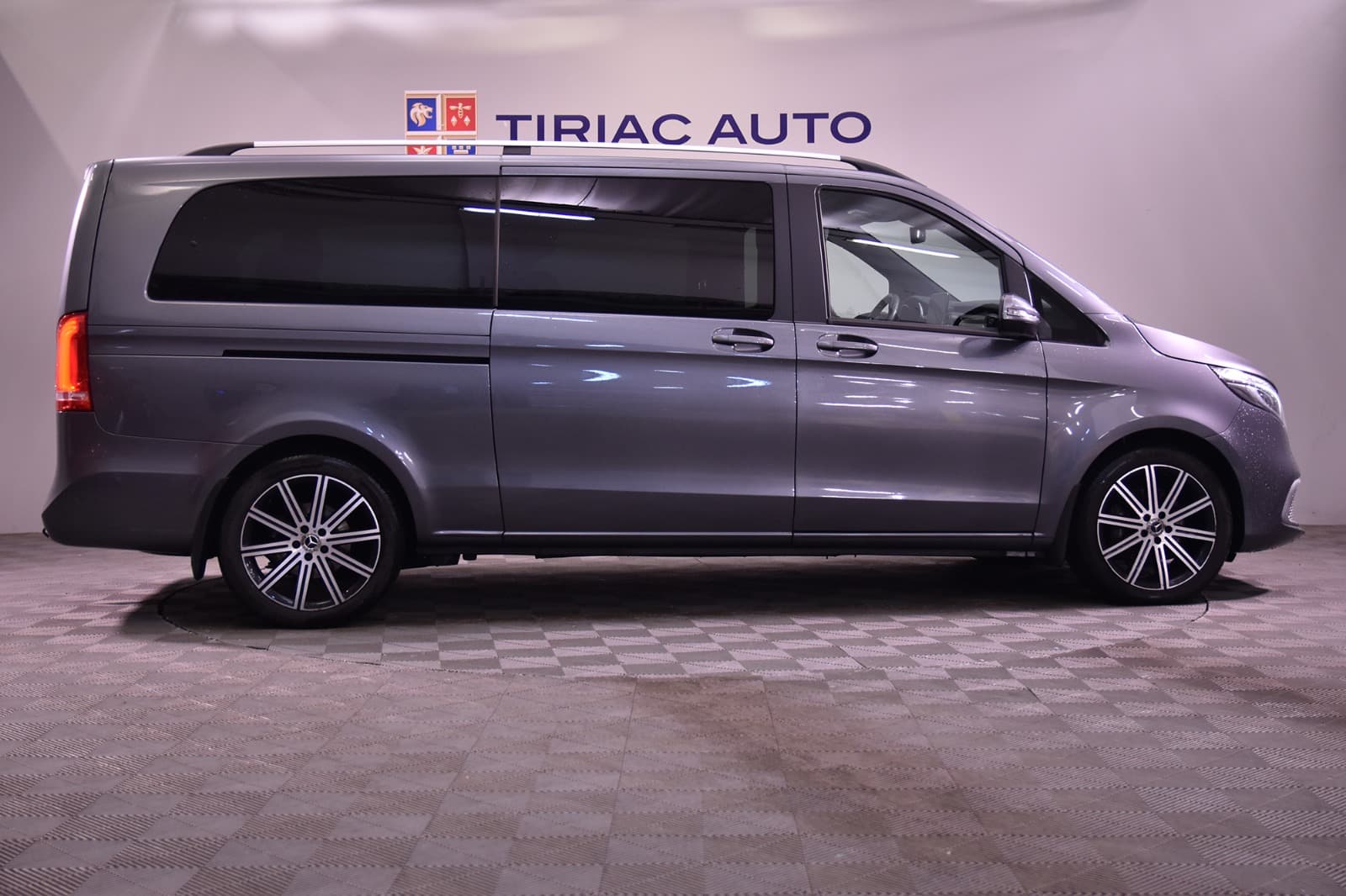 MERCEDES BENZ V 300 D - 6