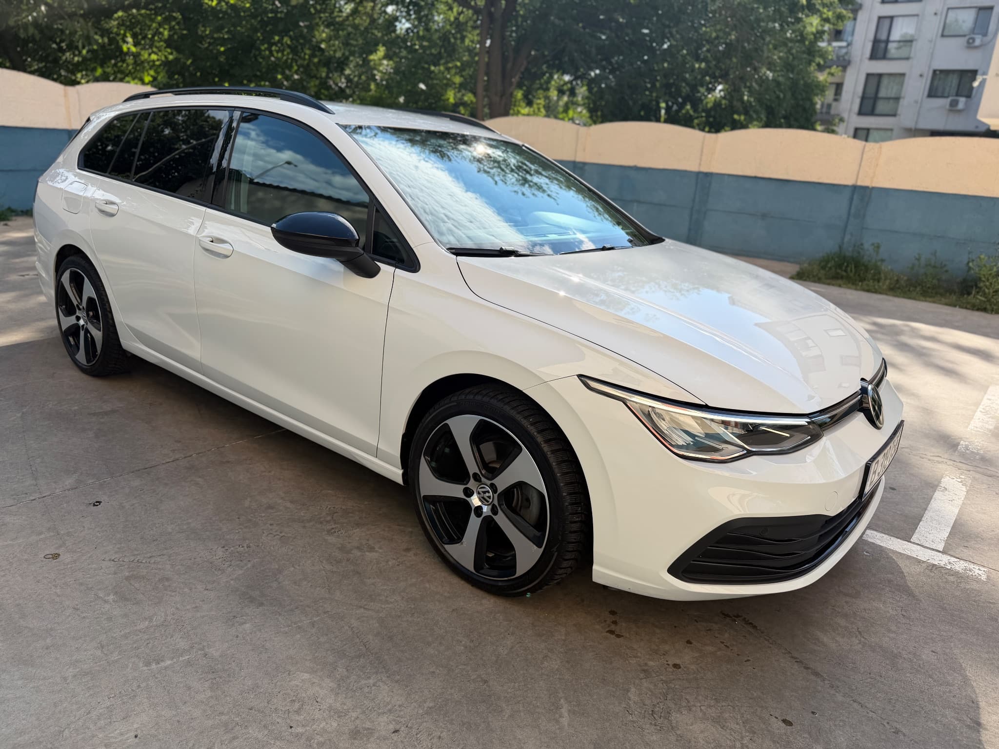 VW golf 8 etsi thumb 2