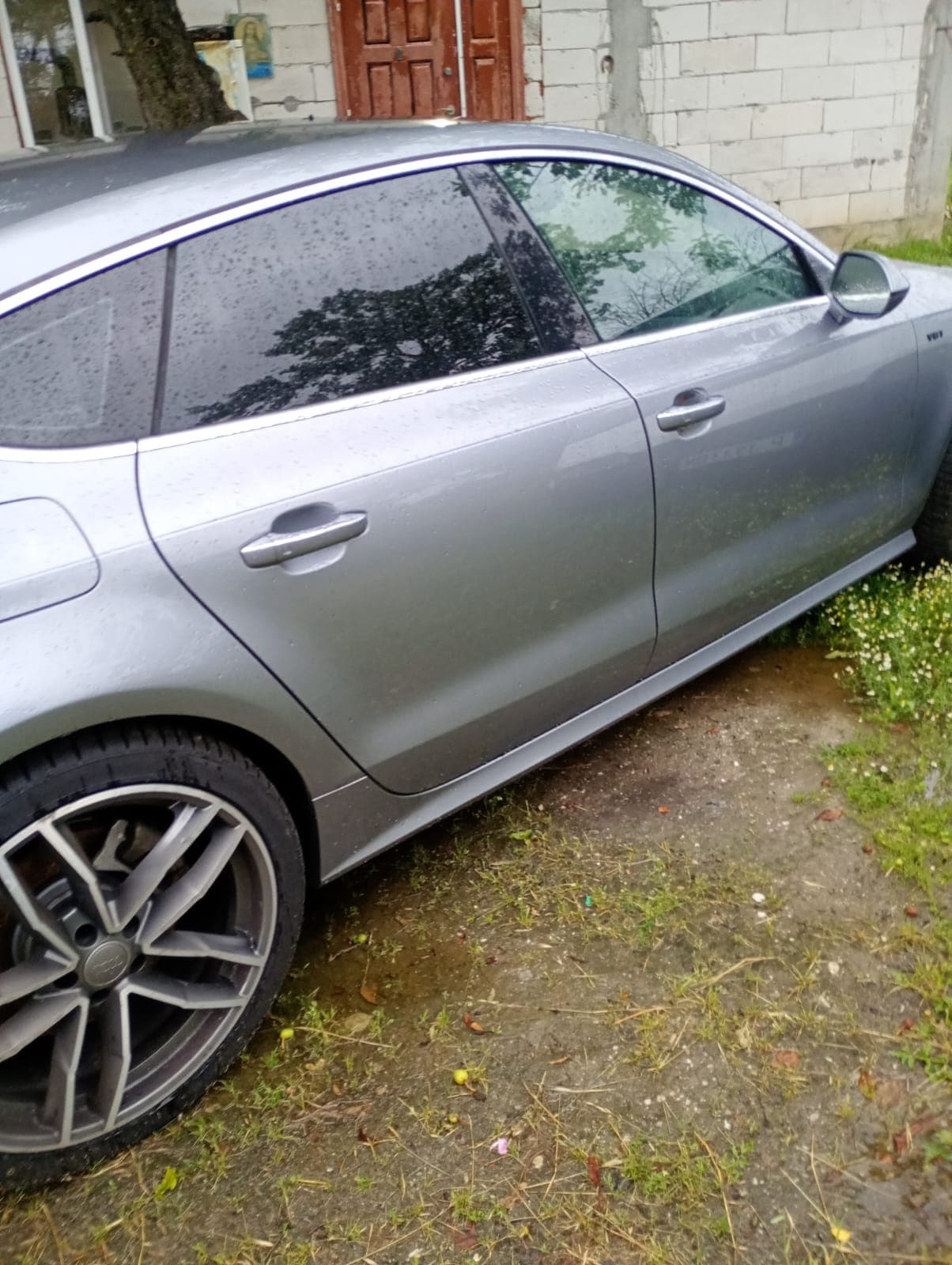 Audi a7 2014 3.0tdi quattro cu motorul defect este mașină personală sau investit mulți bani in ea toate actele necesare pentru detalii sunați+491636580403 thumb 4
