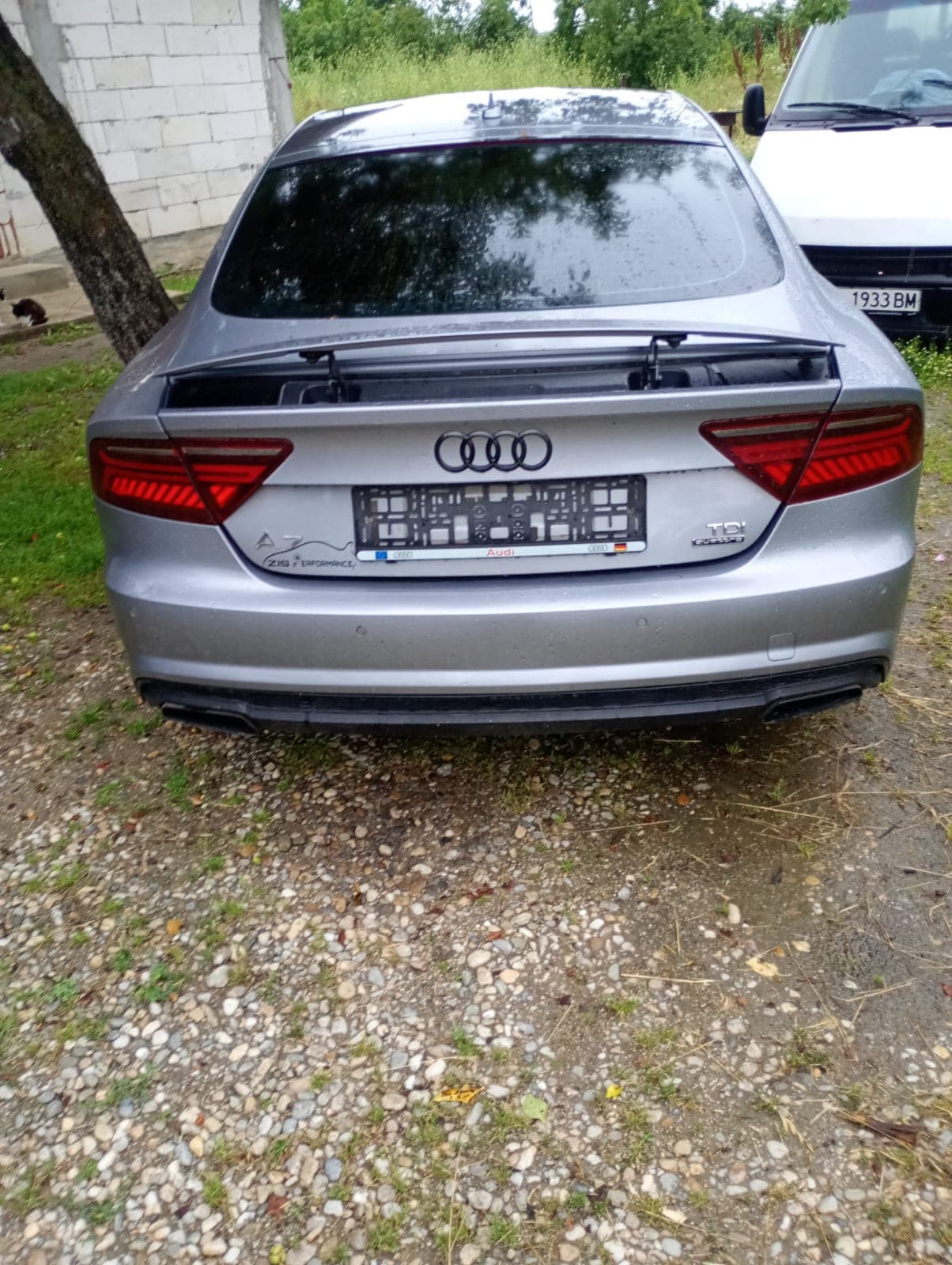 Audi a7 2014 3.0tdi quattro cu motorul defect este mașină personală sau investit mulți bani in ea toate actele necesare pentru detalii sunați+491636580403 thumb 2